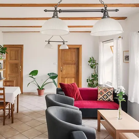 Oloffson Guest house Pocatky