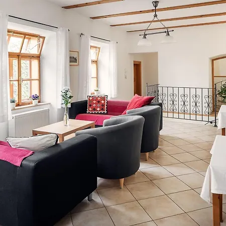 Oloffson Konukevi Počátky